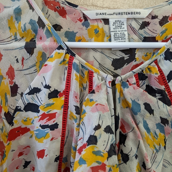 DVF Blouse - Picture 2 of 5